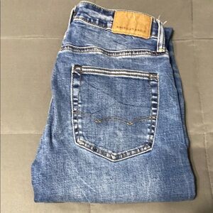 American Eagle 🦅 Athletic Fit jeans.  28x32